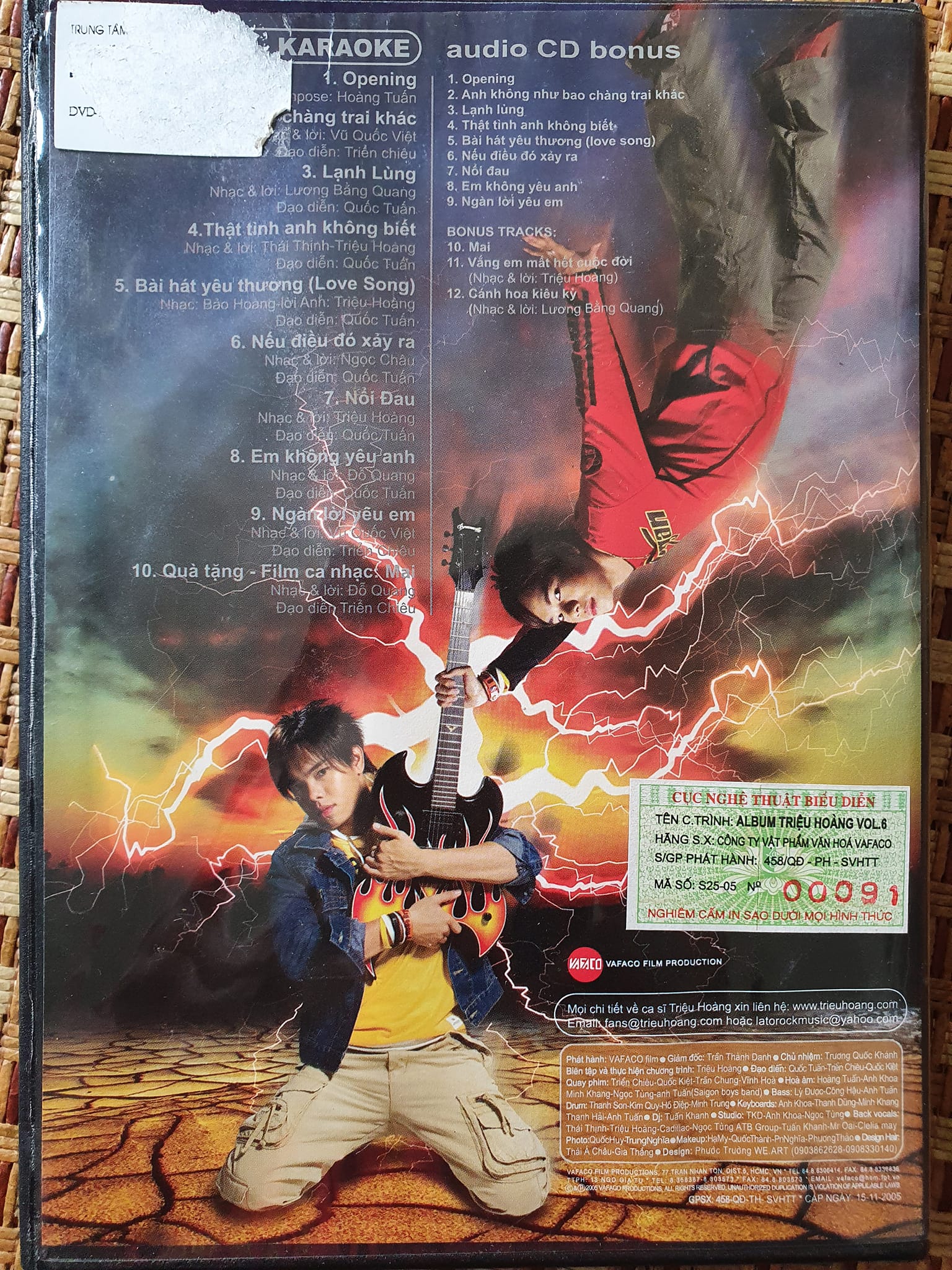 Vafaco CD - Lạnh Lùng - Triệu Hoàng